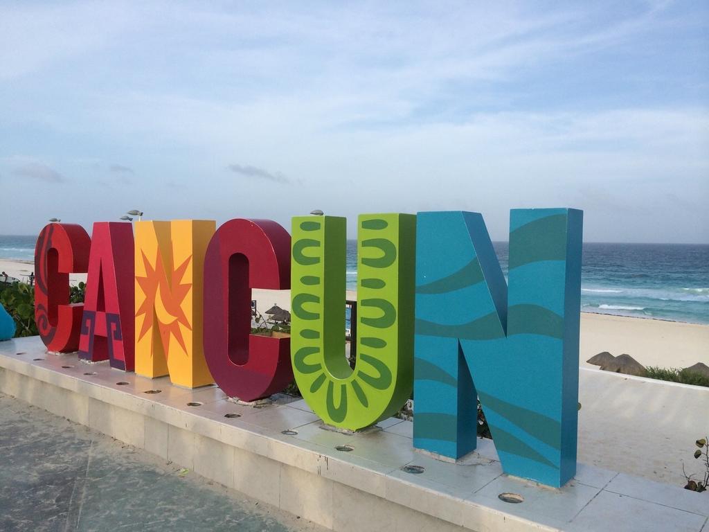 Cancun Beach Aparthotel Brisas Exterior photo