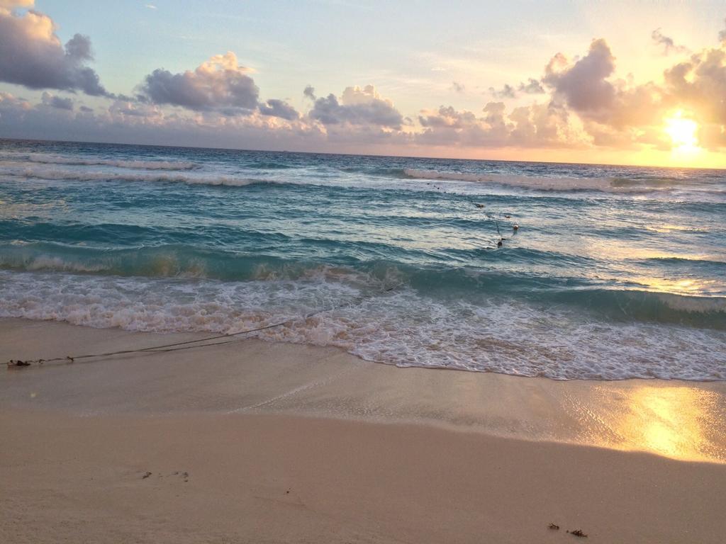 Cancun Beach Aparthotel Brisas Exterior photo