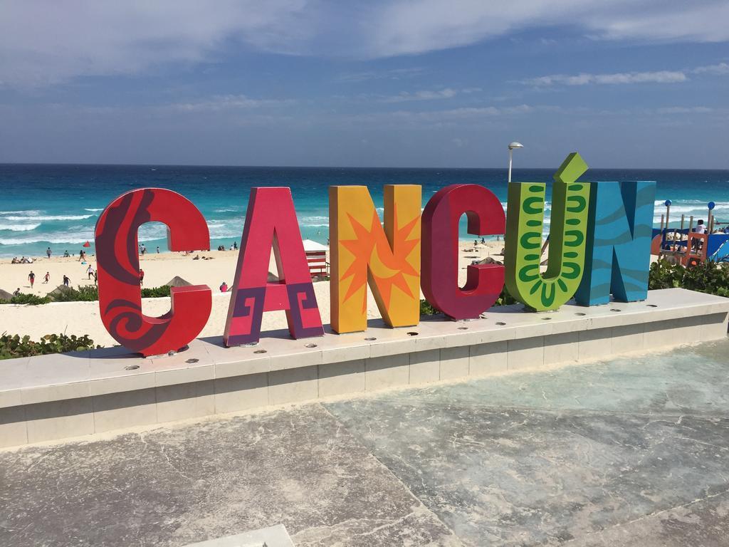 Cancun Beach Aparthotel Brisas Exterior photo